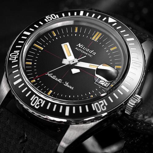 nivada-grenchen-antarctic-diver-ref-32038A17-side