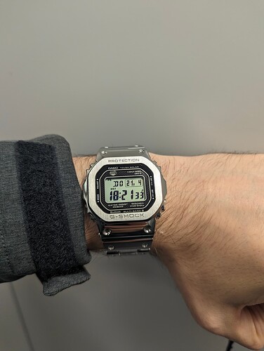 1000008402