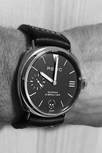 IMG_B_W_2024110442