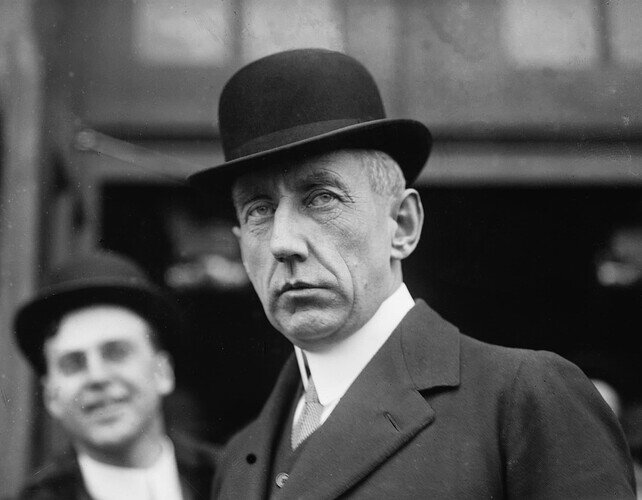 Roald_Amundsen_LOC_07622u
