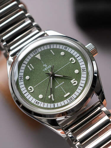 Urban_field_green_lifestyle_1_1200w