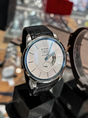 titan-edge-mechanical-ref-1810-insanely-thin-mechanical-v0-lcy2lnnajg2b1