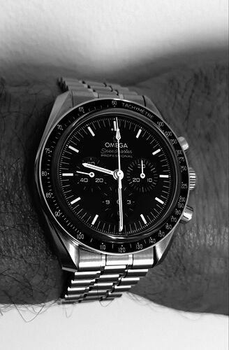 IMG_B_W_2024102101