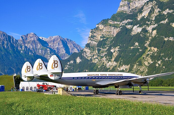 Lockheed_Super_Constellation_(Breitling)_Glarus_75