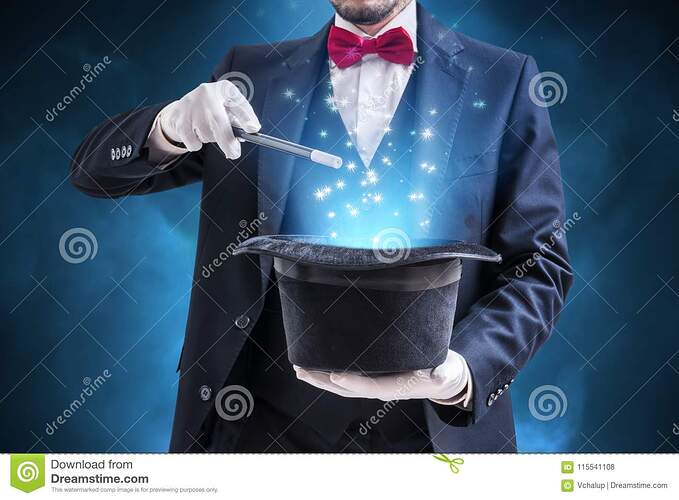 el-mago-o-ilusionista-está-mostrando-truco-mágico-luz-azul-de-la-etapa-en-fondo-115541108