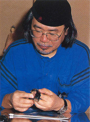 Matsumoto-san+receiving+watch