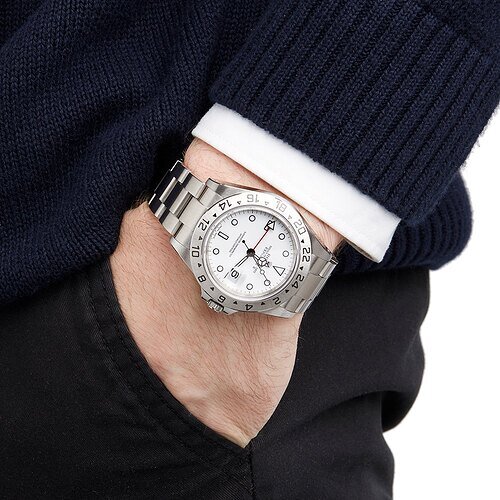 008_Rolex-Explorer-II-Polar-Stainless-Steel-Gents-16570