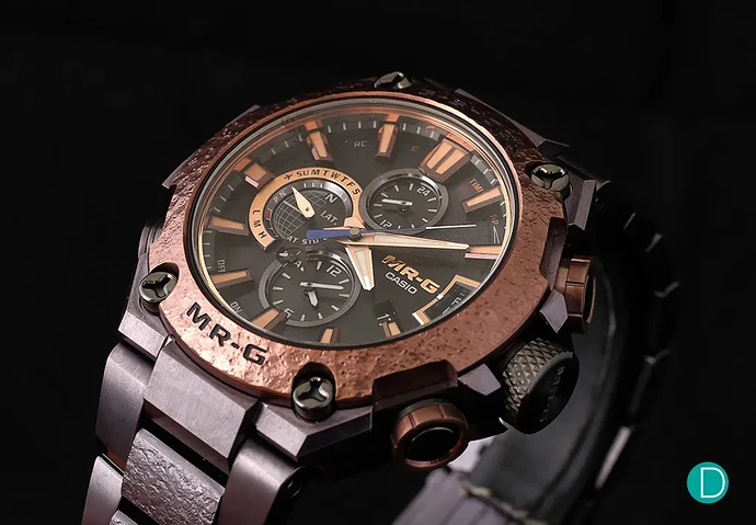 casio-mrg-oblique-crown