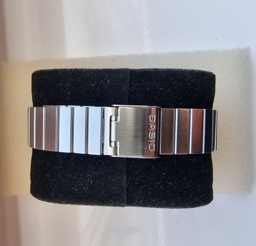1000015951