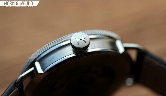 HAMILTON_KHAKI_NAVY_PIONEER_CASE2