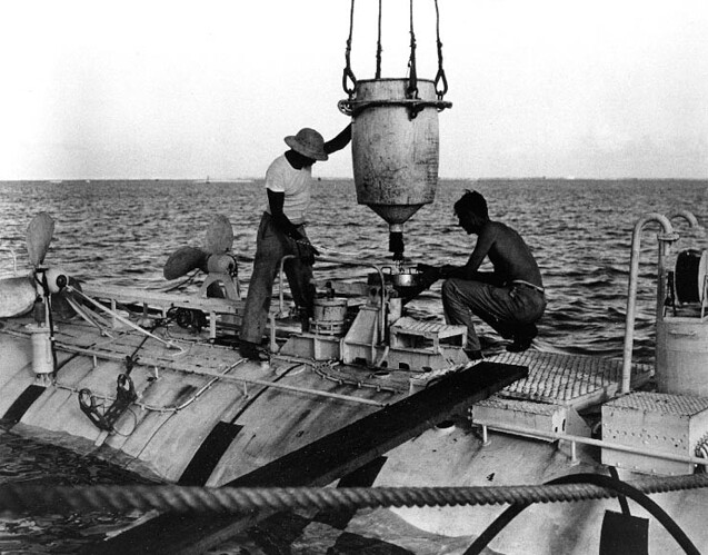 bathyscaphe_trieste_ballast_1