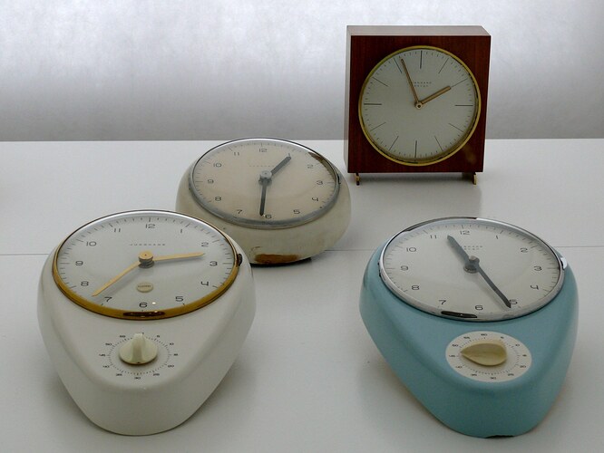 Max Bill different clocks