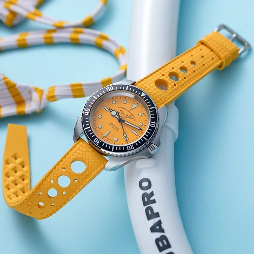 diver-200m-mecaquartz-yellow-dive-watch