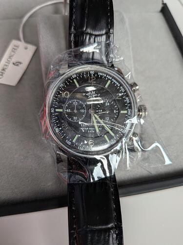 PXL_20251021_154558075.MACRO_FOCUS