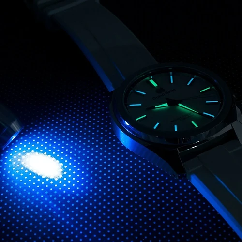 lume-charging-uv-led-flashlight-563885_1280x