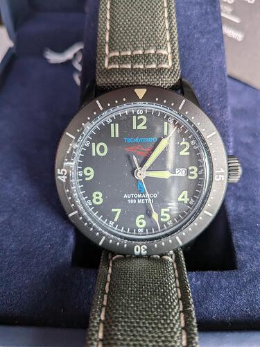 PXL_20251020_143739701.MACRO_FOCUS