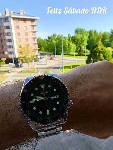 47652