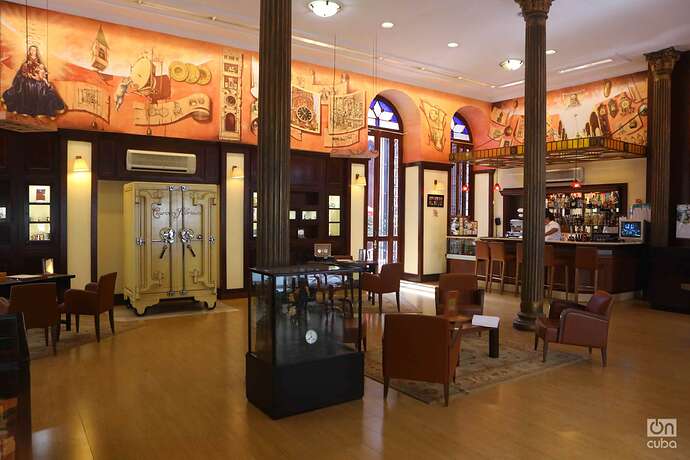 Tienda-Museo-El-Reloj-Habana-Vieja-Havana