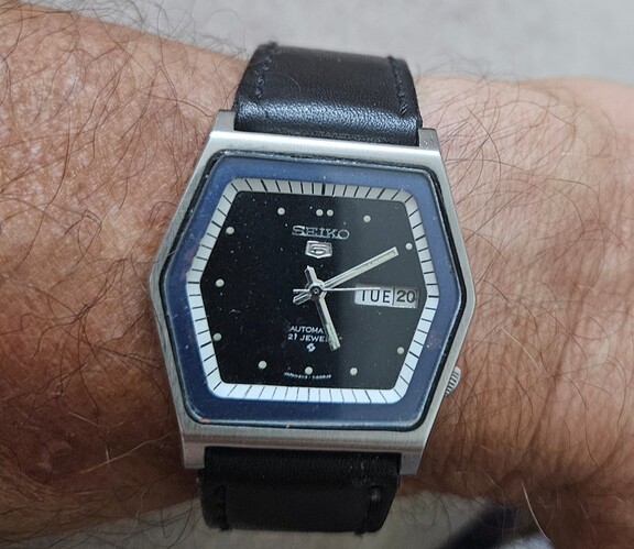 1000103327