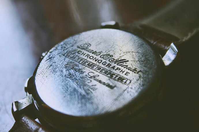 Reloj rayado