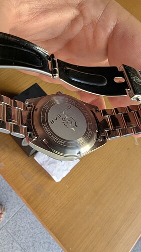 62573