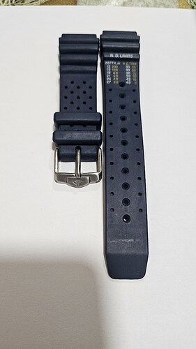 1000125884