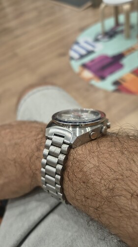 1000054701