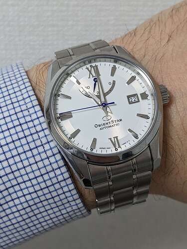 orient-star-stunning-white-dial-v0-2ghck0yufupc1