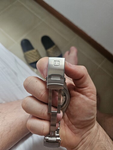 1000075562