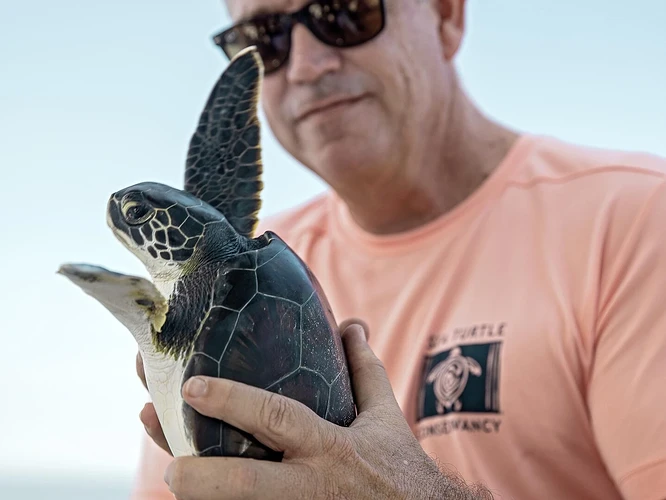 certina_ds_ph1000m_stc_c024.907.17.041.10_lifestyle_no12_sm_medium