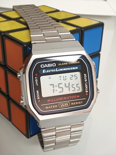 1000047093