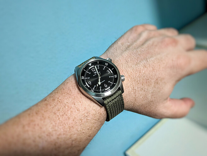 PXL_20251121_180239987