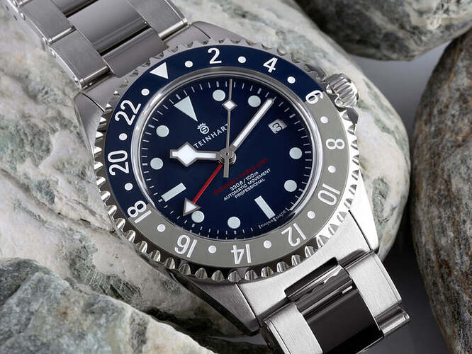 SteinhartOcean3GMTBlueGreyCeramic_0001_ocean_3_blue_grey_3_800x
