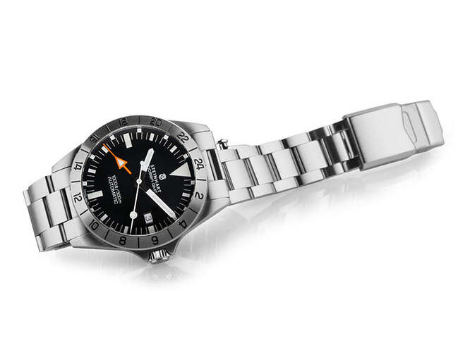 SteinhartOcean39VintageGMT_0000_ocean_gmt_39_white_2_800x