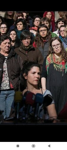 Screenshot_2025-12-13-12-32-02-883_com.miui.gallery