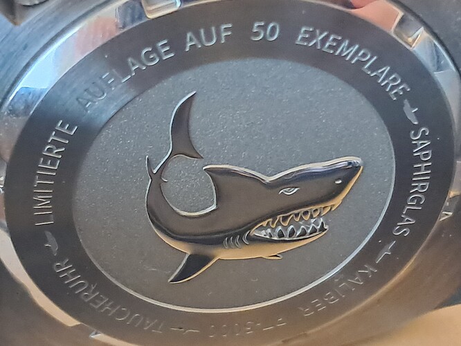 1000045735