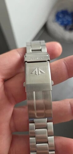 1000082021