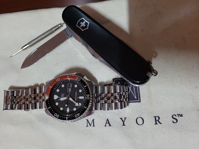 20251022_233622_copy_2016x1512