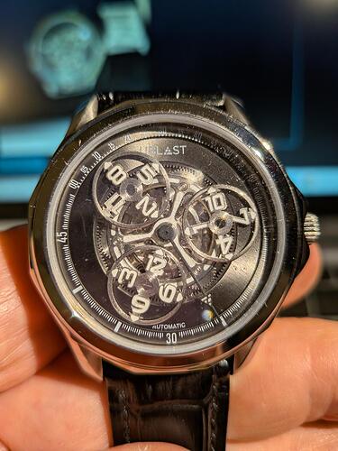 PXL_20251021_181127883.MACRO_FOCUS