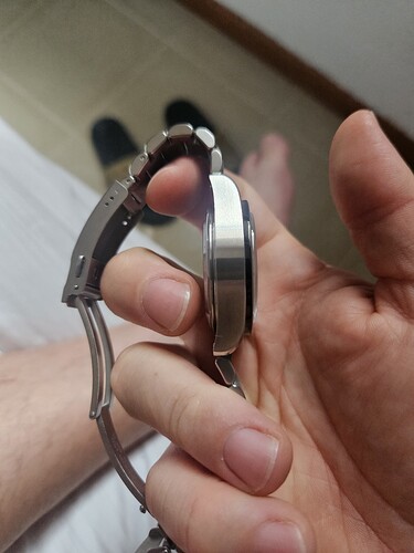 1000075561