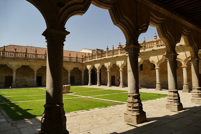 P2050548