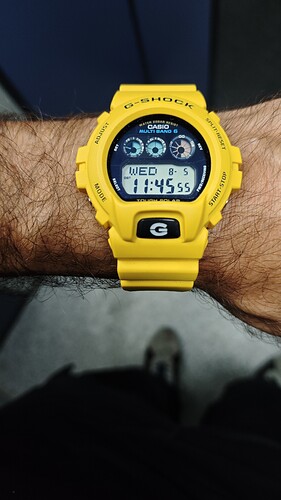 24633