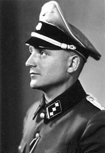 Klaus_Barbie_in_uniform