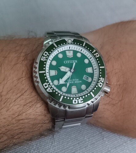 Screenshot_2025-12-05-09-38-34-601_com.miui.gallery-edit