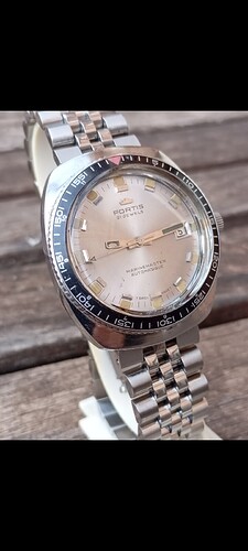 1000081058