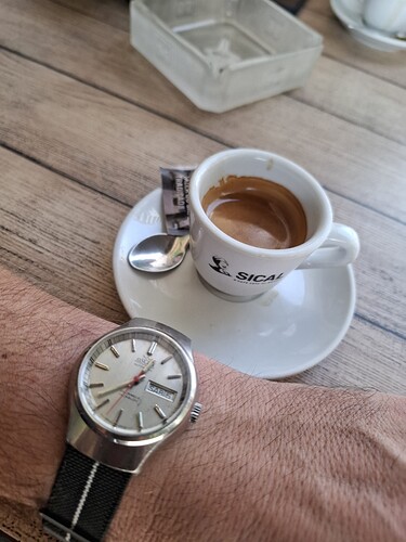 1000090301
