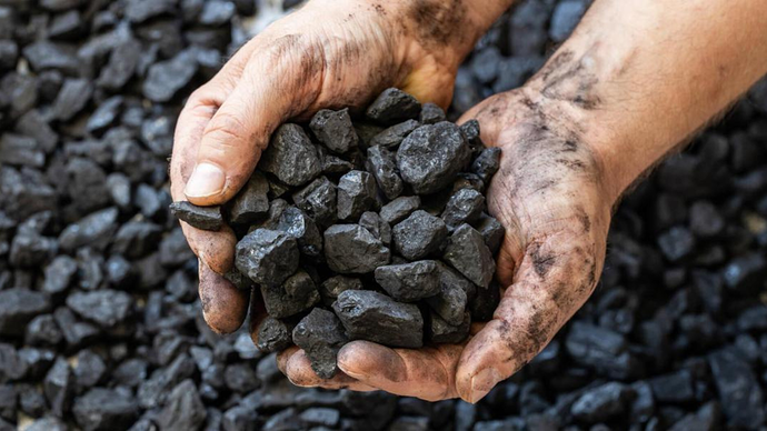 is-carbon-a-metal
