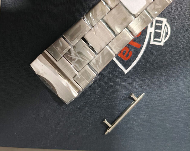 33842