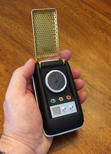 20090704-1971_StarTrekTOSCommunicatorReplica