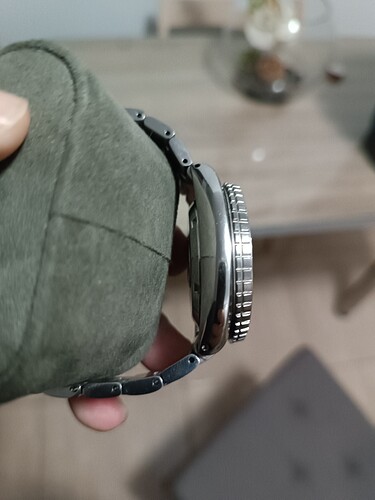 1000451647